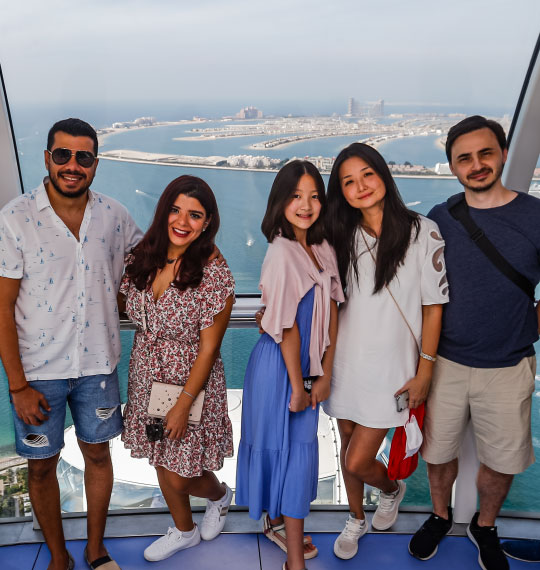 أوقات عائلية كلّها مرح وتسلية وسط مناظر خلاّبة لأبرز معالم دبي في عين دبي